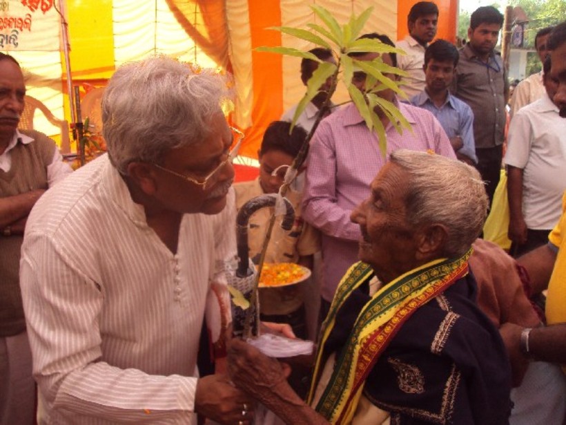 Felicitating Old age people (2)_600x600_100KB.jpg